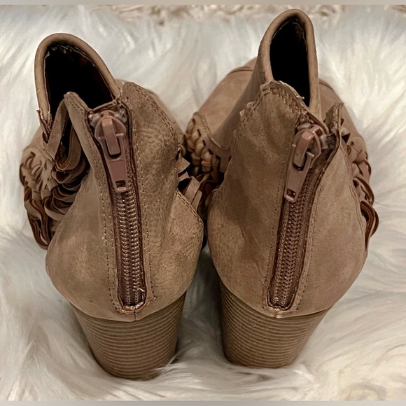 Rampage boogie peep toe heels. Size 7. GUC. - Picture 3 of 5